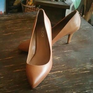 ALDO camel colored pumps